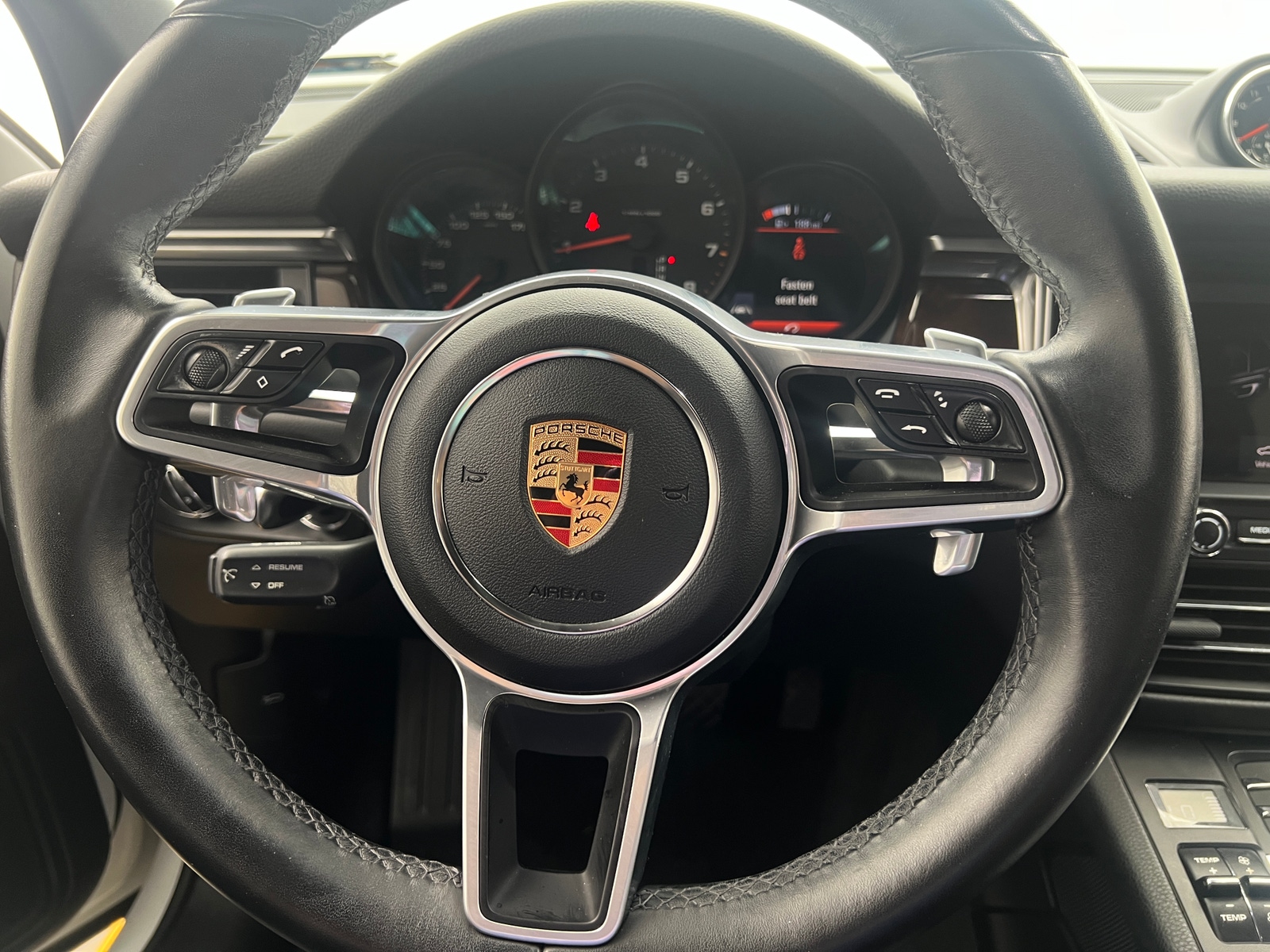 Thumbnail: 2020 Porsche Macan - 4