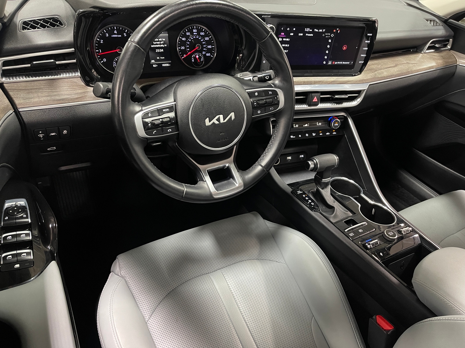 Thumbnail: 2023 Kia K5 - 2