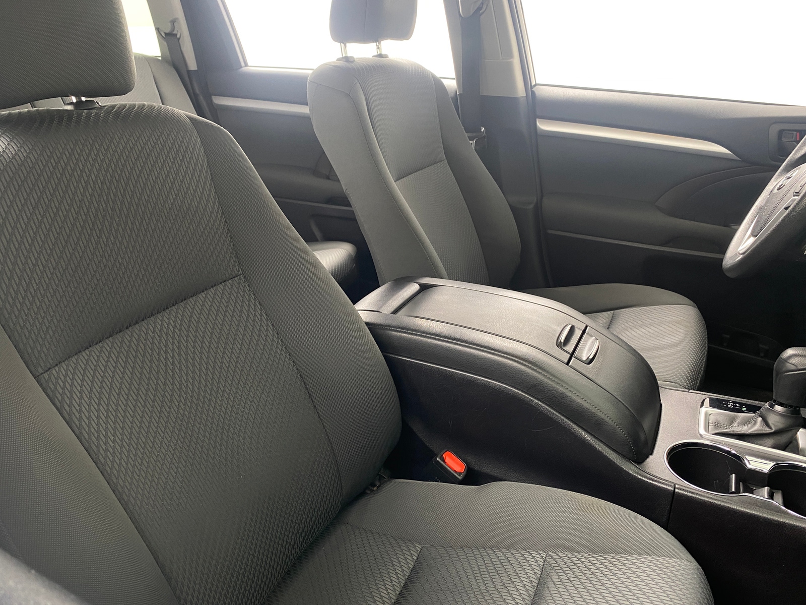 Thumbnail: 2016 Toyota Highlander - 2