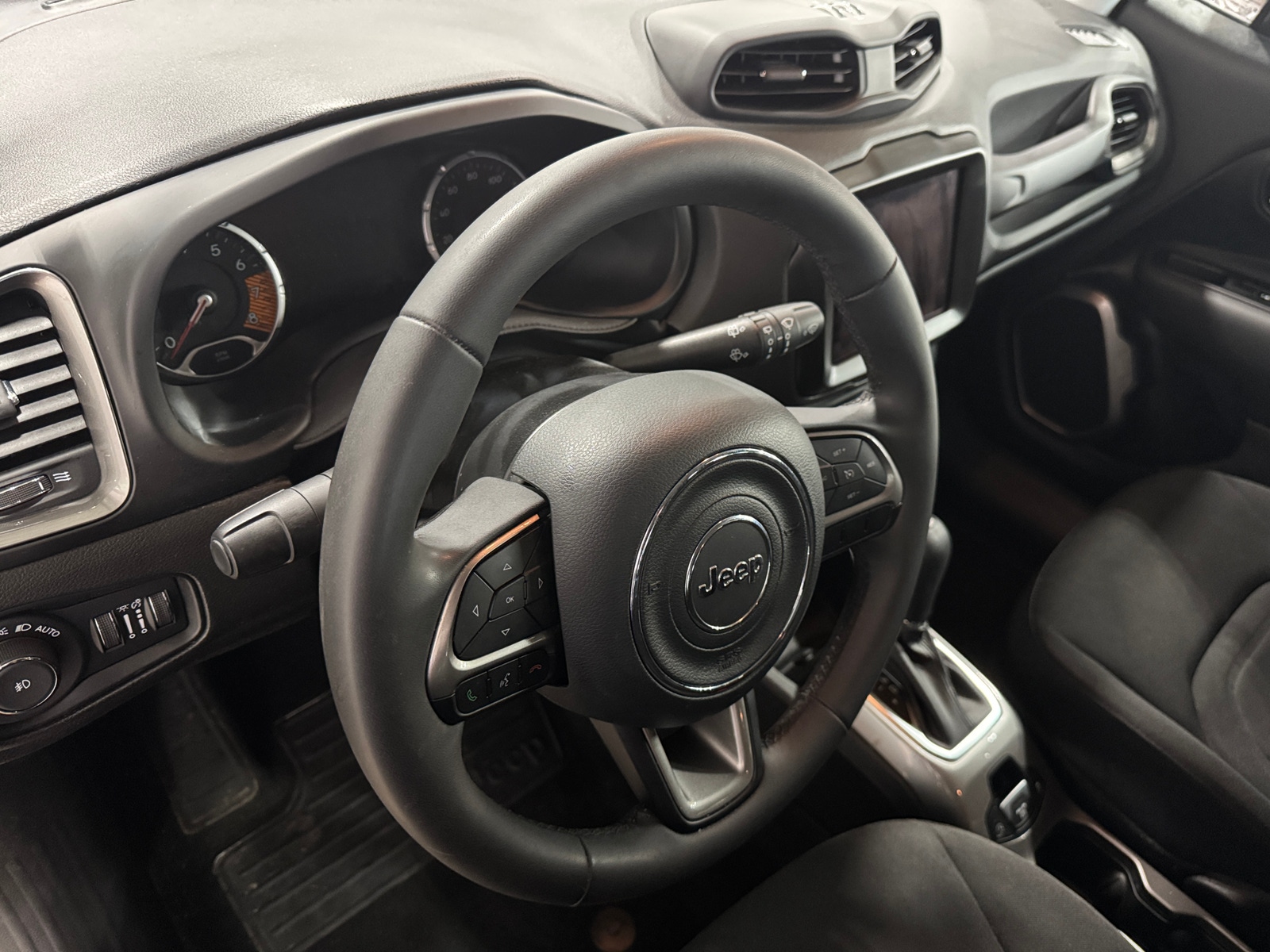 Thumbnail: 2022 Jeep Renegade - 3