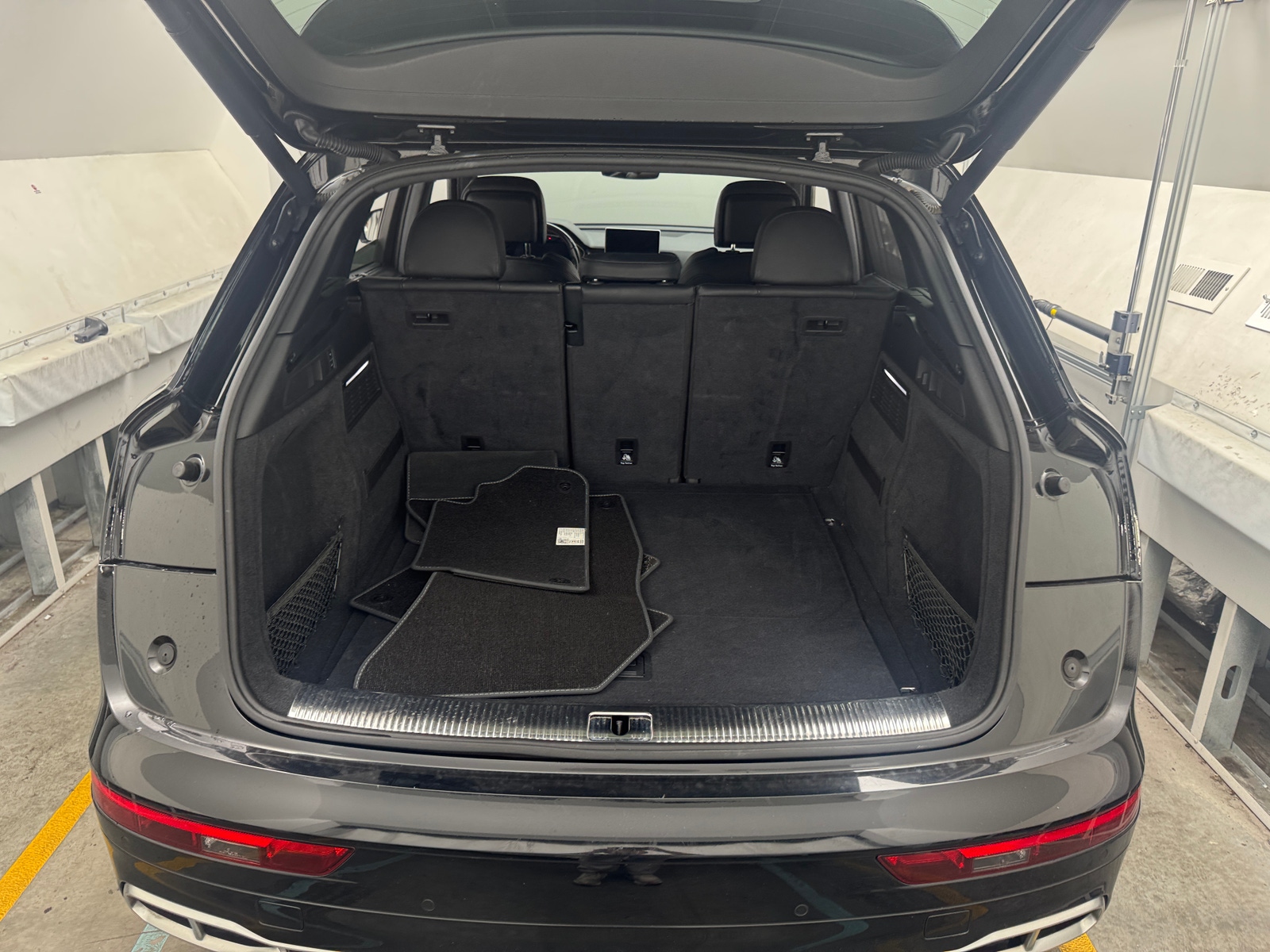 Thumbnail: 2018 Audi SQ5 - 6