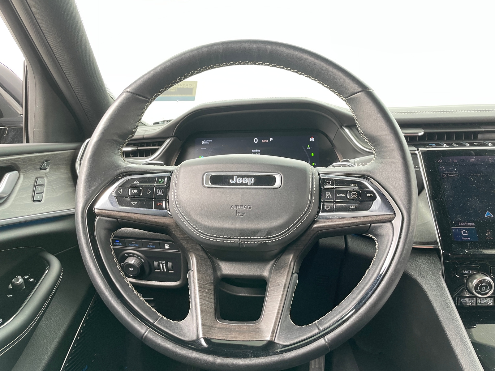 Thumbnail: 2022 Jeep Grand Cherokee - 4