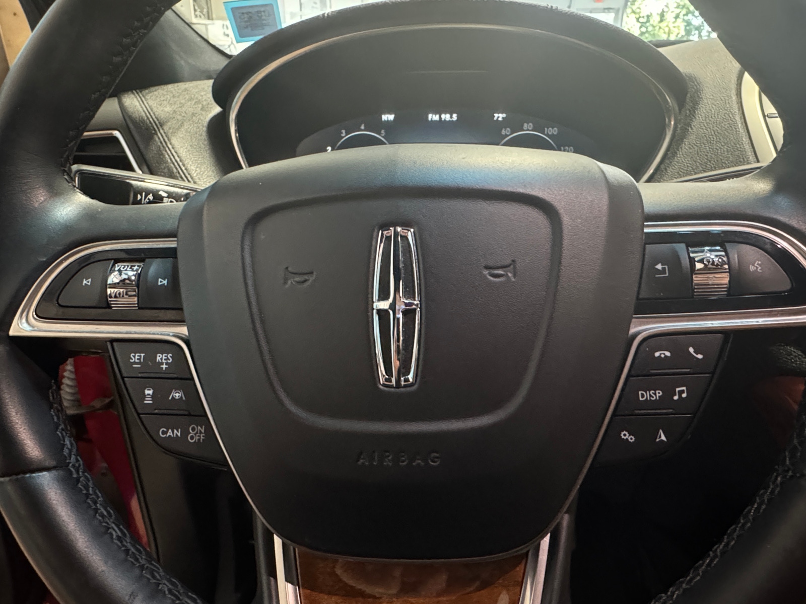 Thumbnail: 2020 Lincoln Nautilus - 4