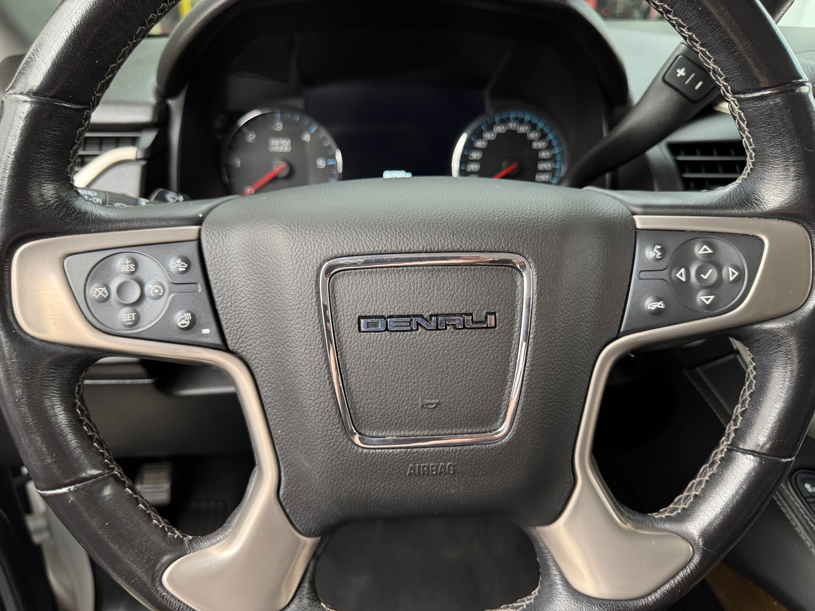Thumbnail: 2020 GMC Yukon XL - 4