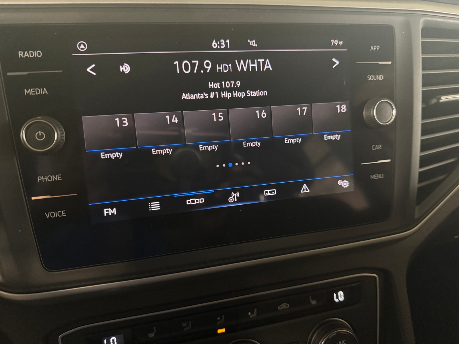 Thumbnail: 2021 Volkswagen Atlas - 3