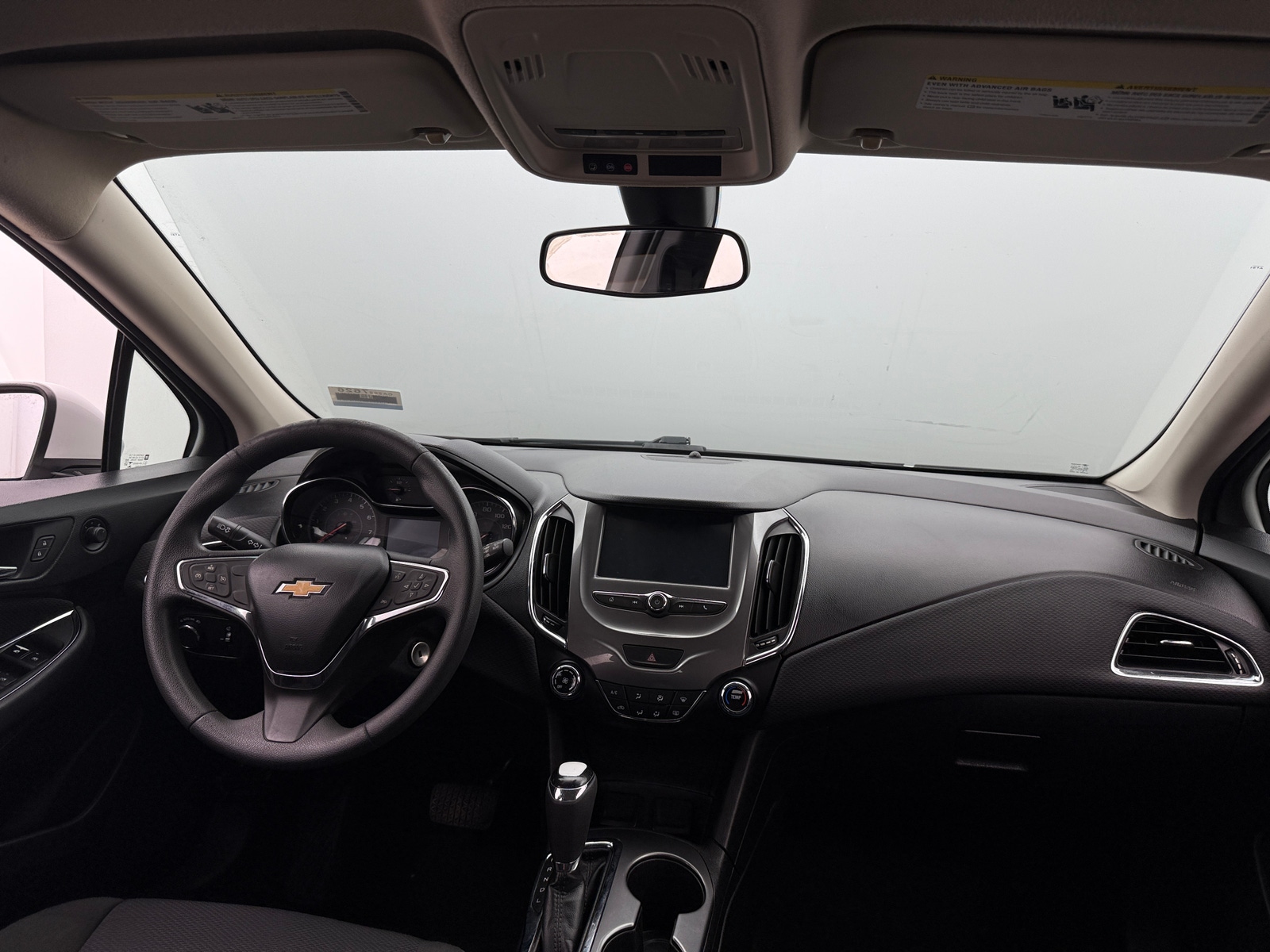 Thumbnail: 2018 Chevrolet Cruze - 3