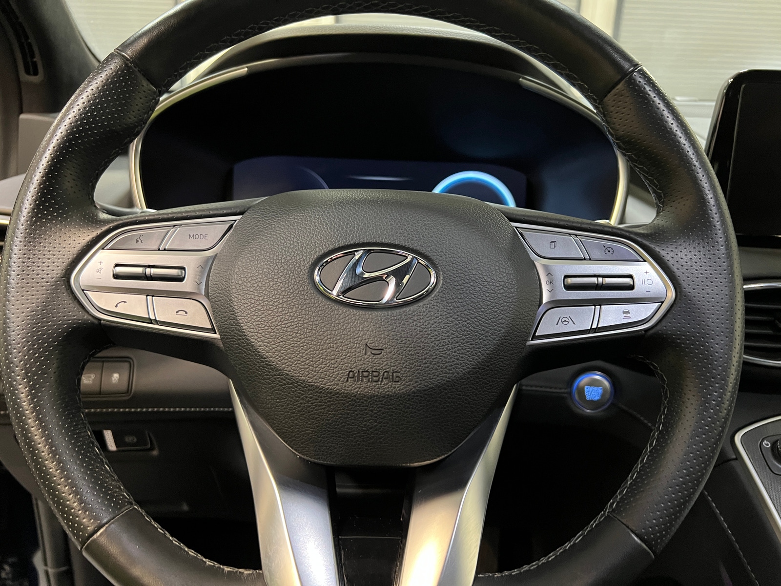 Thumbnail: 2022 Hyundai Santa Fe - 4