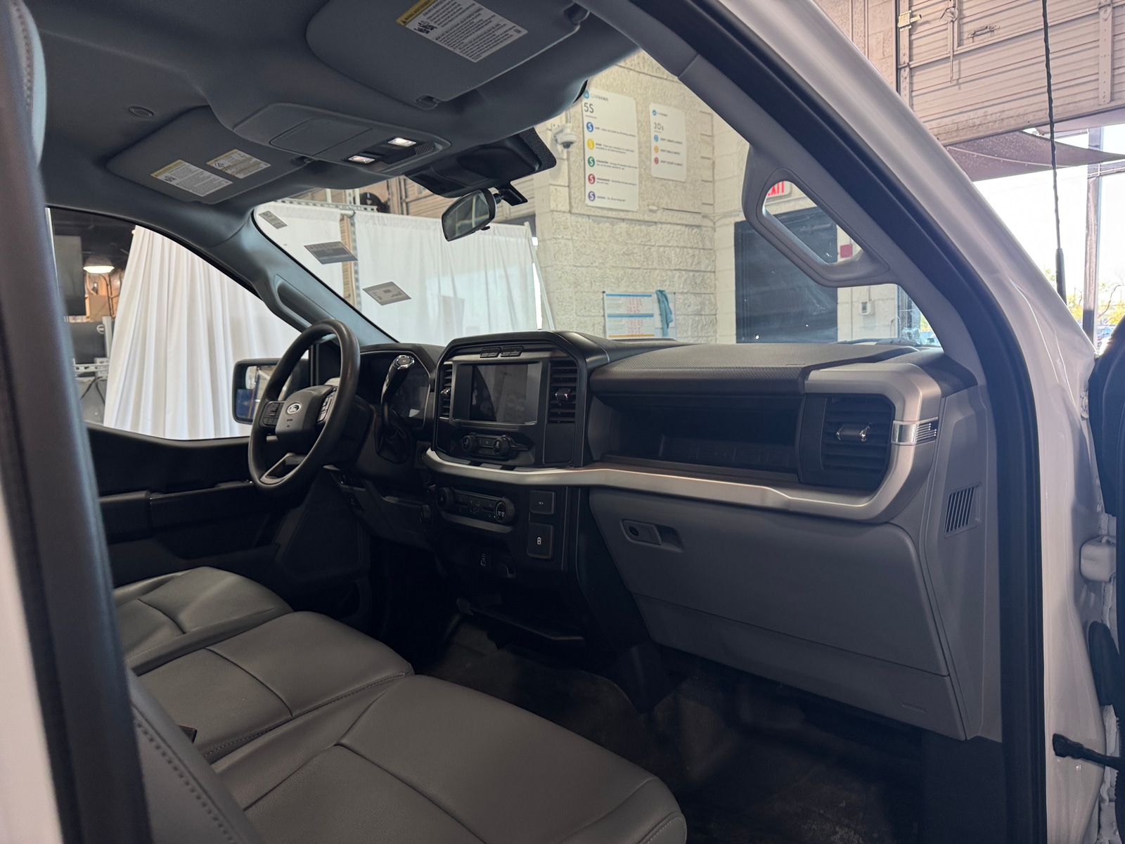 Thumbnail: 2022 Ford Econoline - 3