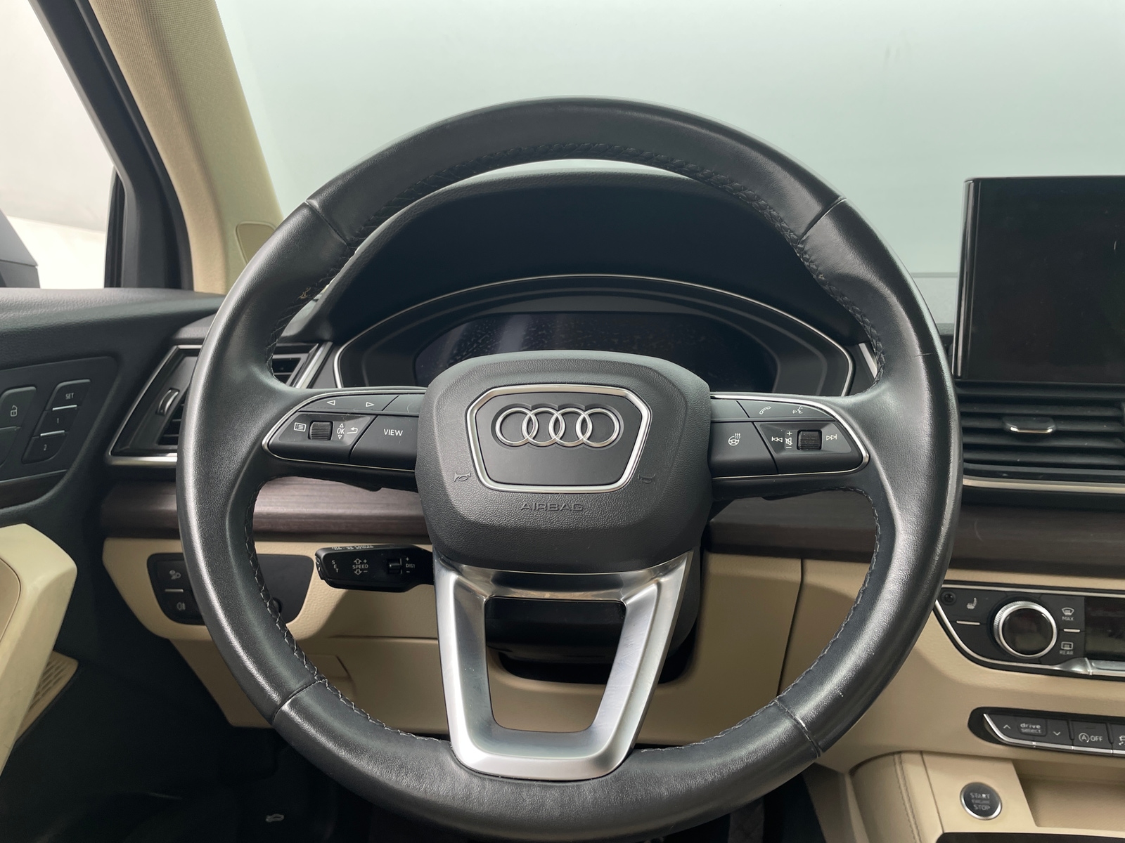 Thumbnail: 2022 Audi Q5 - 4