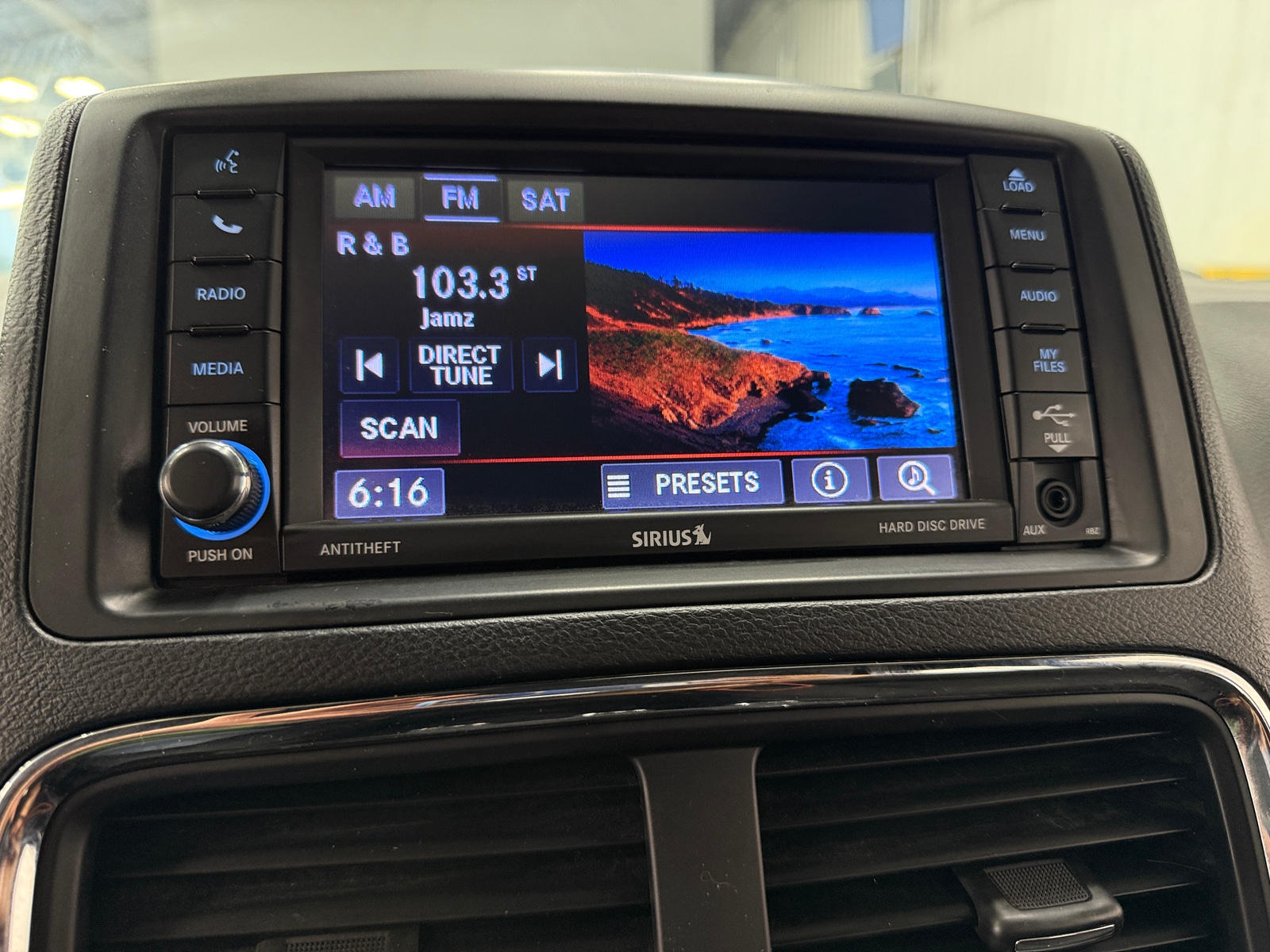 Thumbnail: 2020 Dodge Grand Caravan - 4