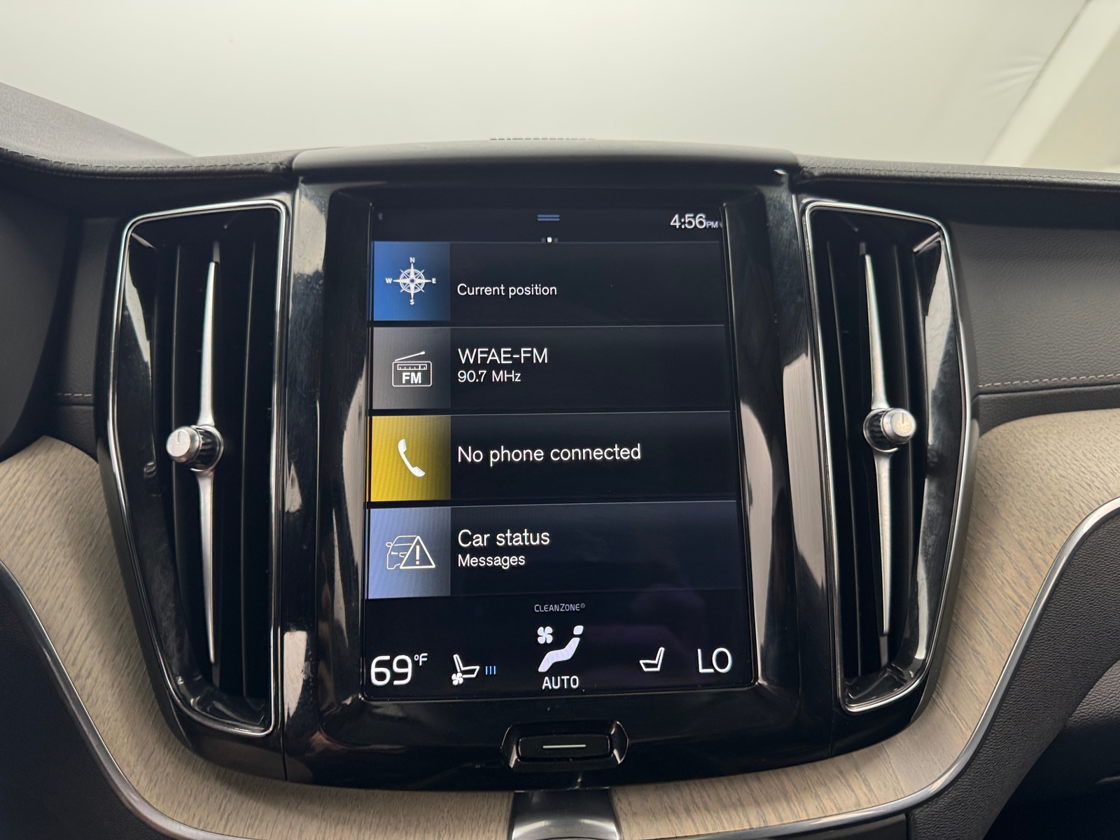 Thumbnail: 2021 Volvo XC60 - 3