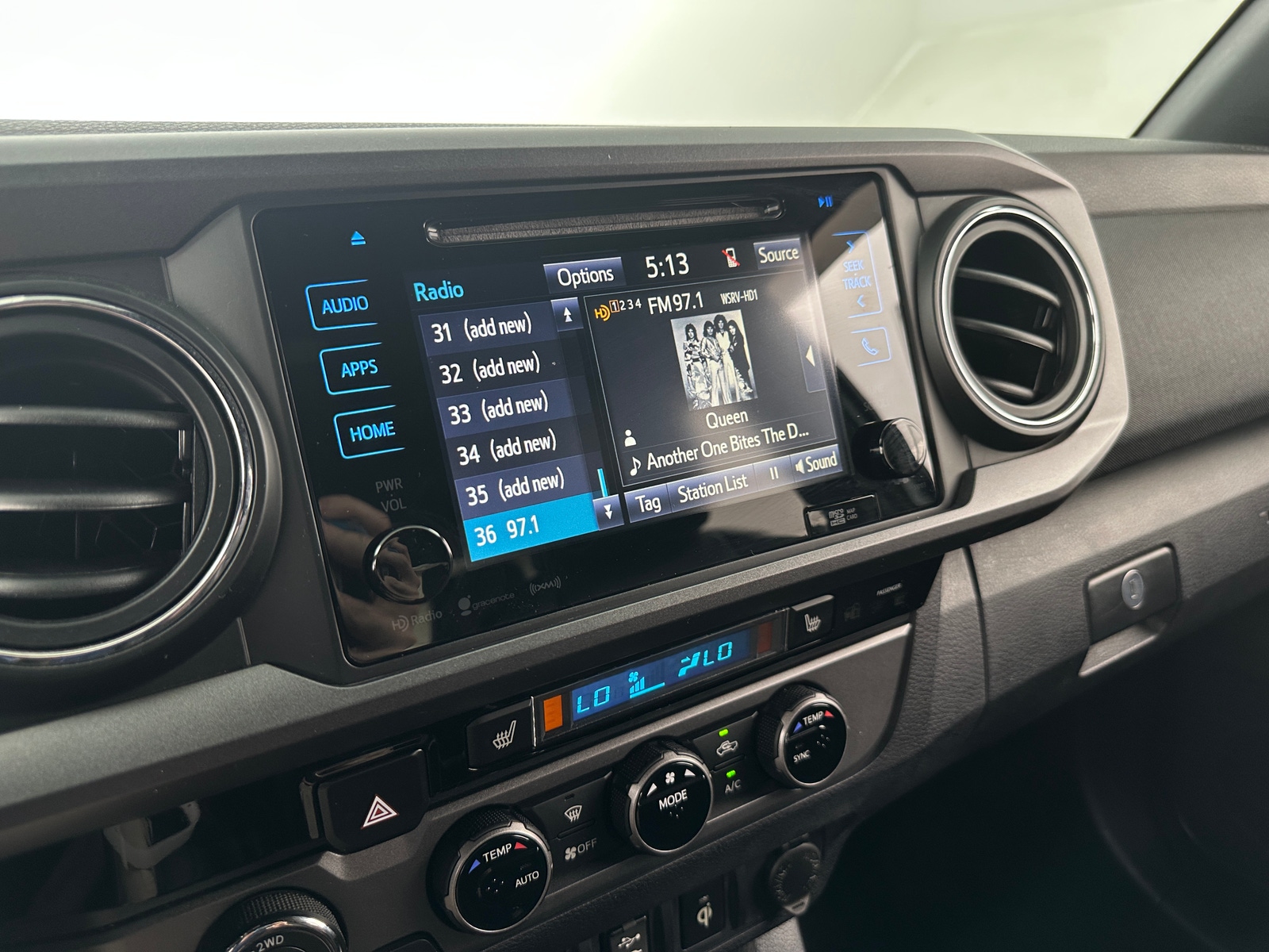 Thumbnail: 2017 Toyota Tacoma - 4