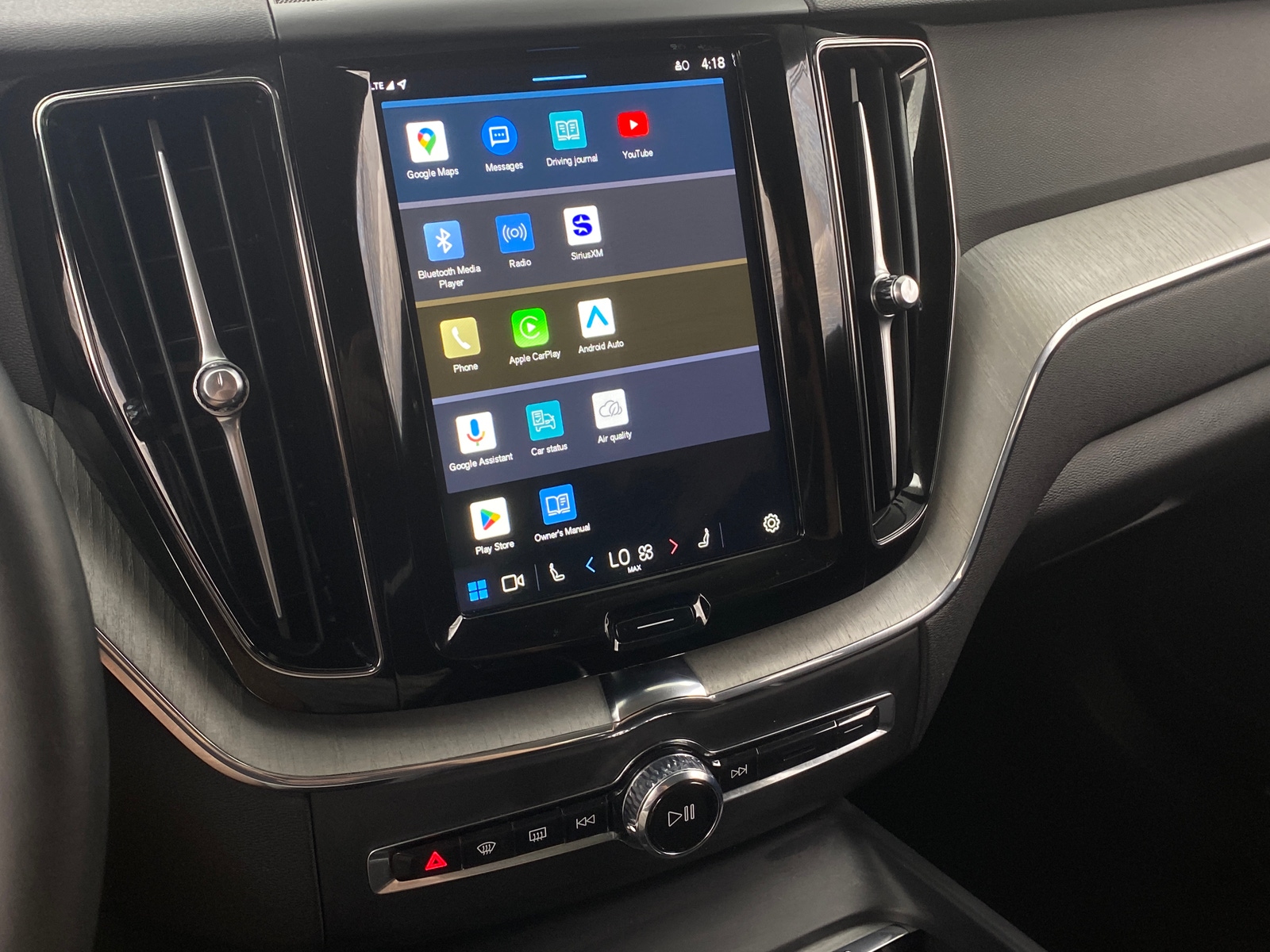 Thumbnail: 2025 Volvo XC60 - 3