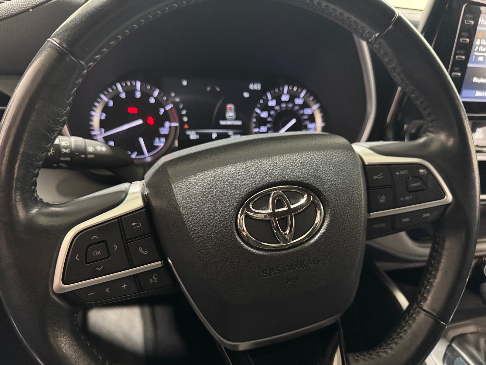 Thumbnail: 2022 Toyota Highlander - 4