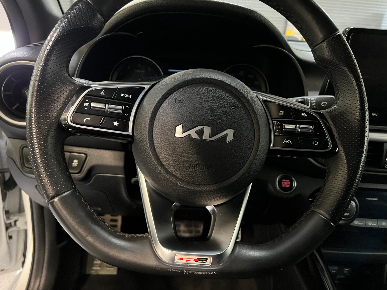 Thumbnail: 2023 Kia Forte - 4