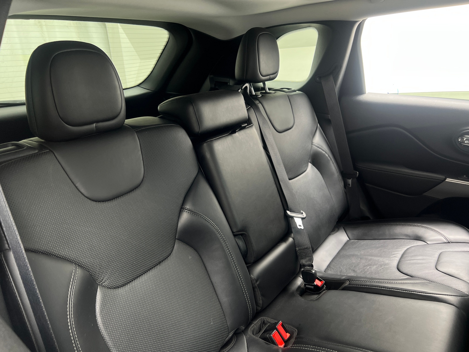 Thumbnail: 2020 Jeep Cherokee - 5