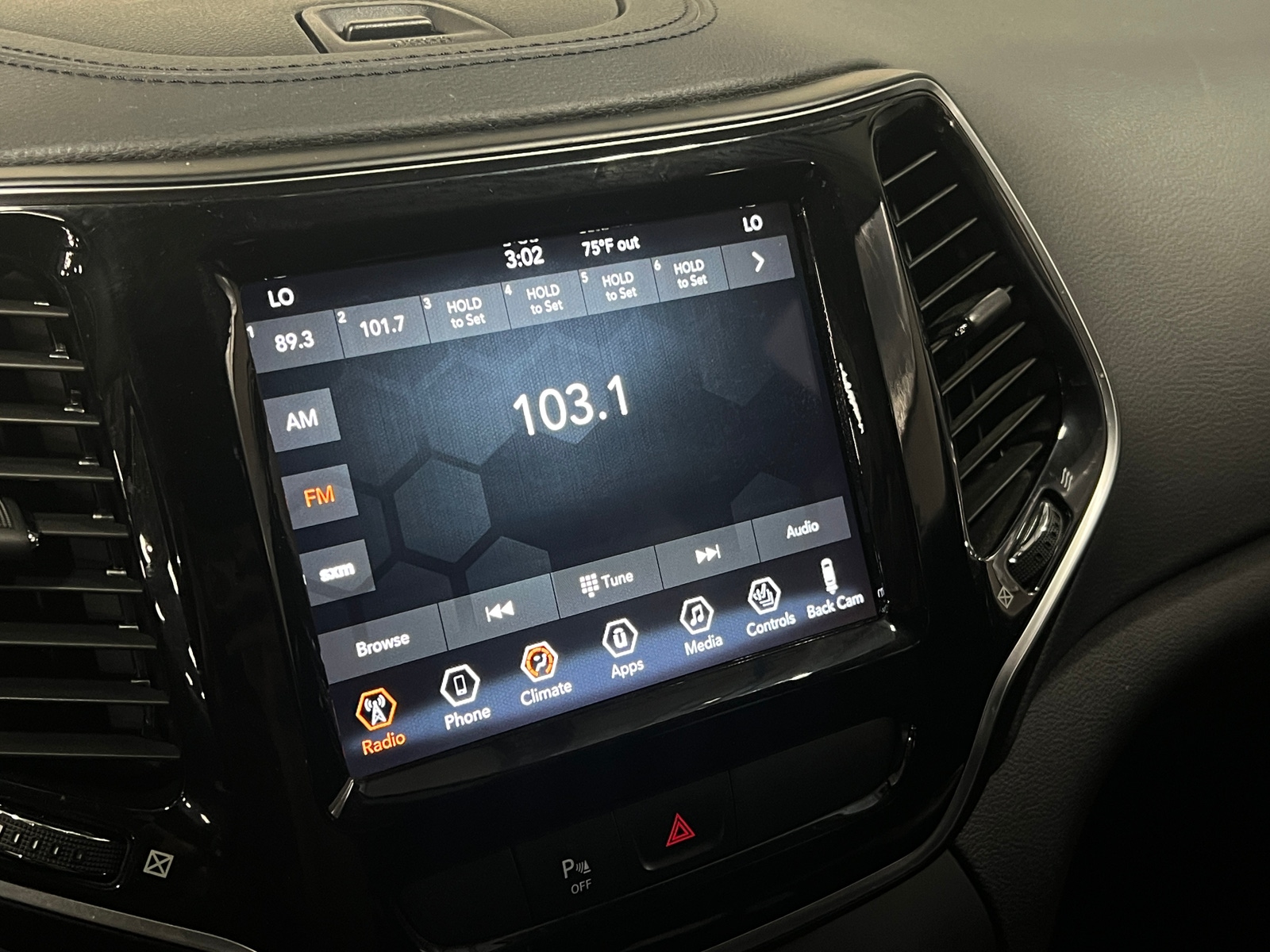 Thumbnail: 2020 Jeep Cherokee - 3