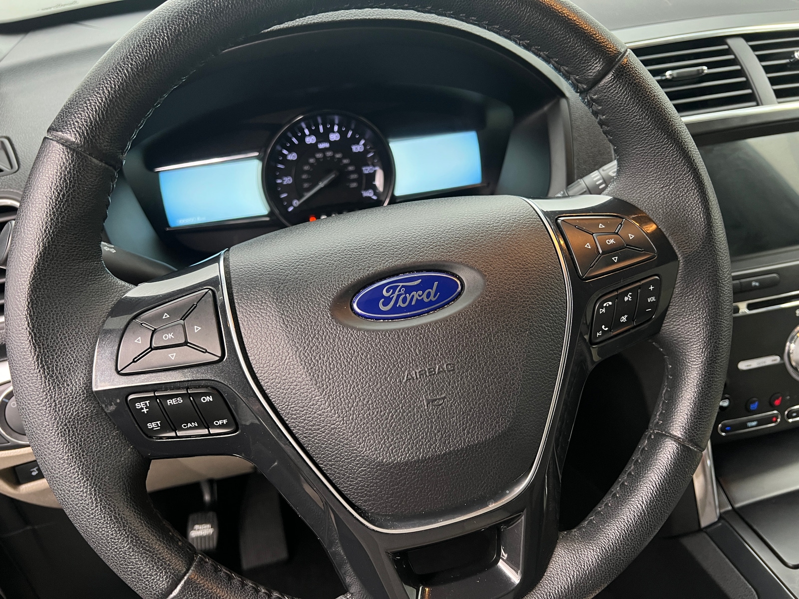 Thumbnail: 2018 Ford Explorer - 4
