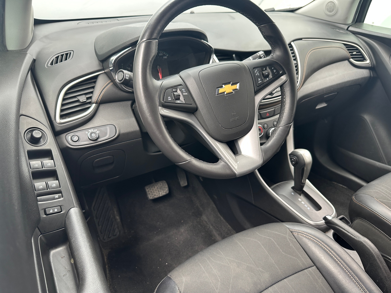 Thumbnail: 2018 Chevrolet Trax - 3