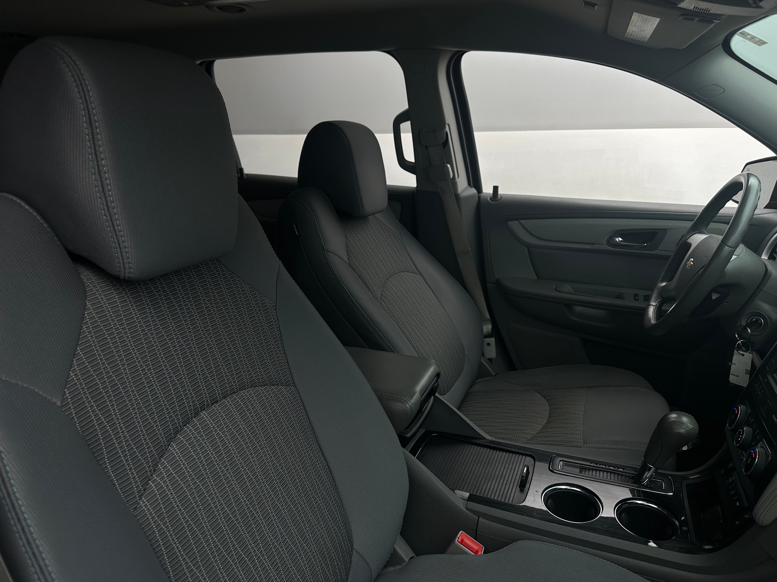 Thumbnail: 2015 Chevrolet Traverse - 2