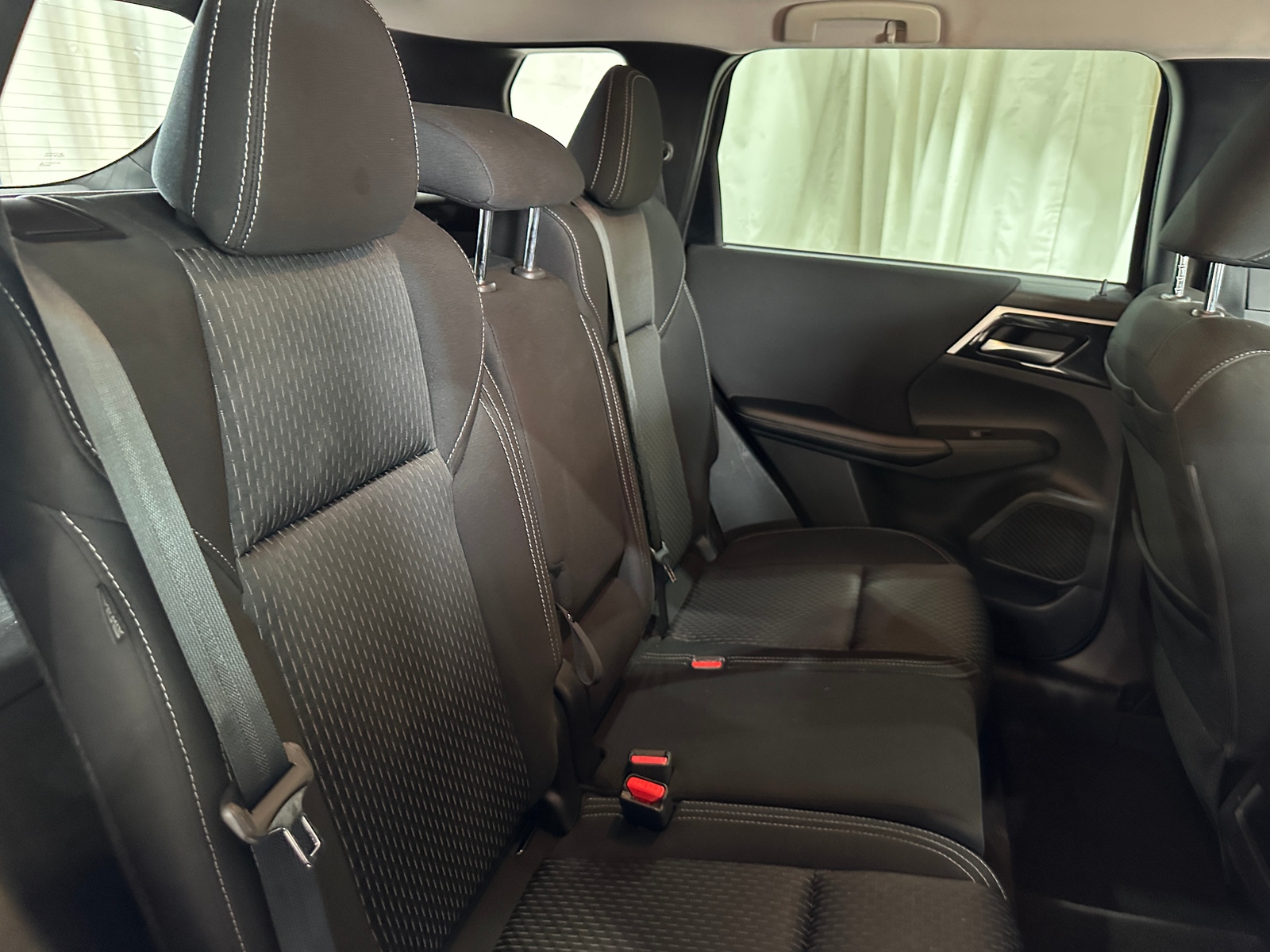 Thumbnail: 2022 Mitsubishi Outlander - 6