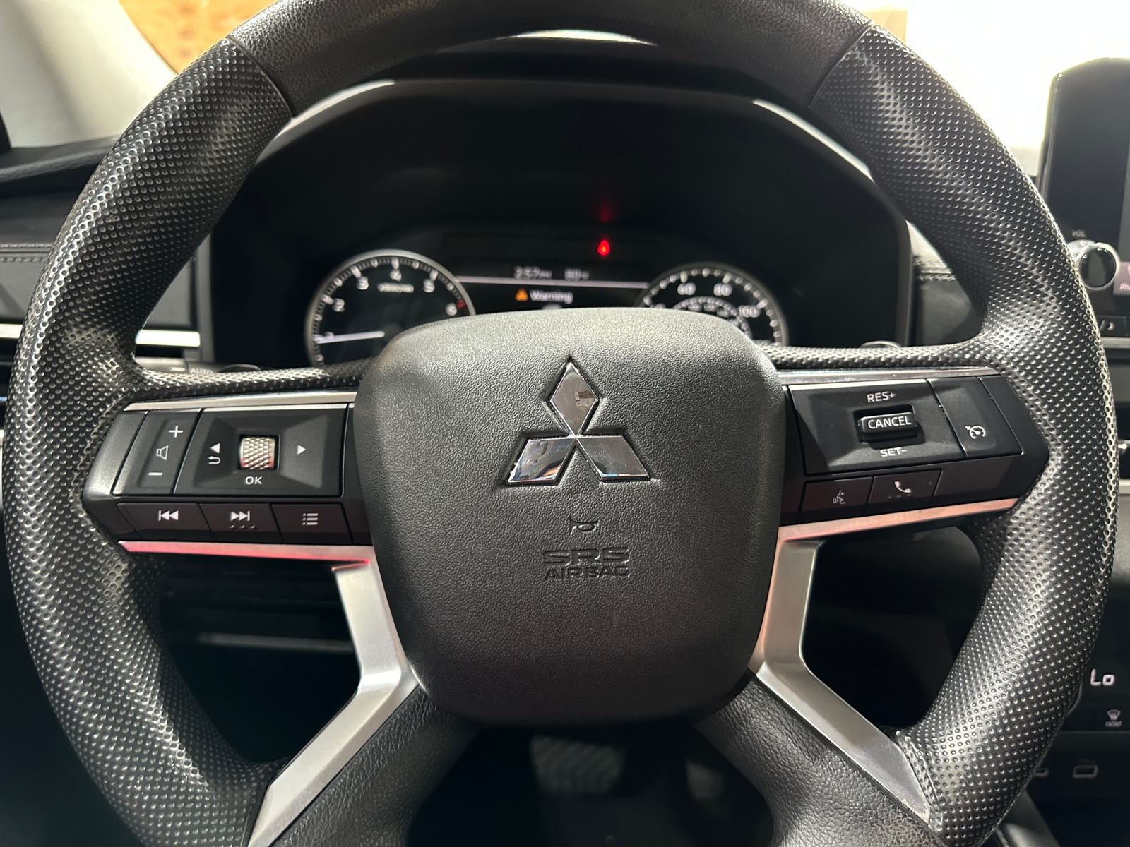 Thumbnail: 2022 Mitsubishi Outlander - 5