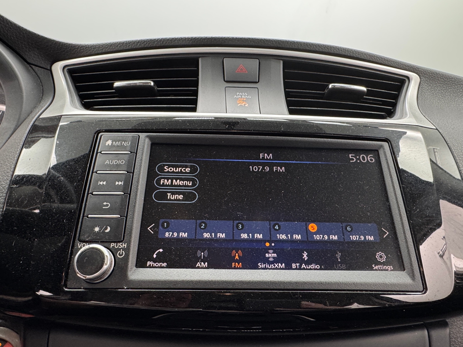 Thumbnail: 2019 Nissan Sentra - 4
