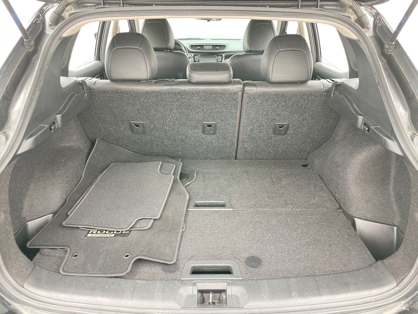 Thumbnail: 2018 Nissan Rogue Sport - 6