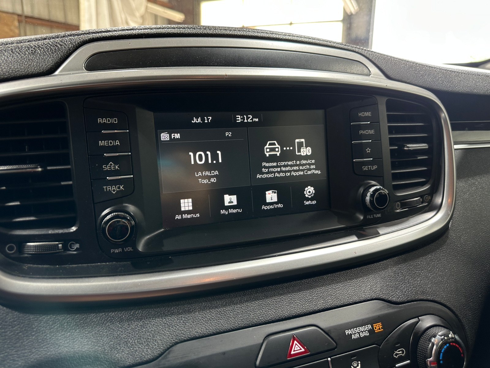 Thumbnail: 2020 Kia Sorento - 4