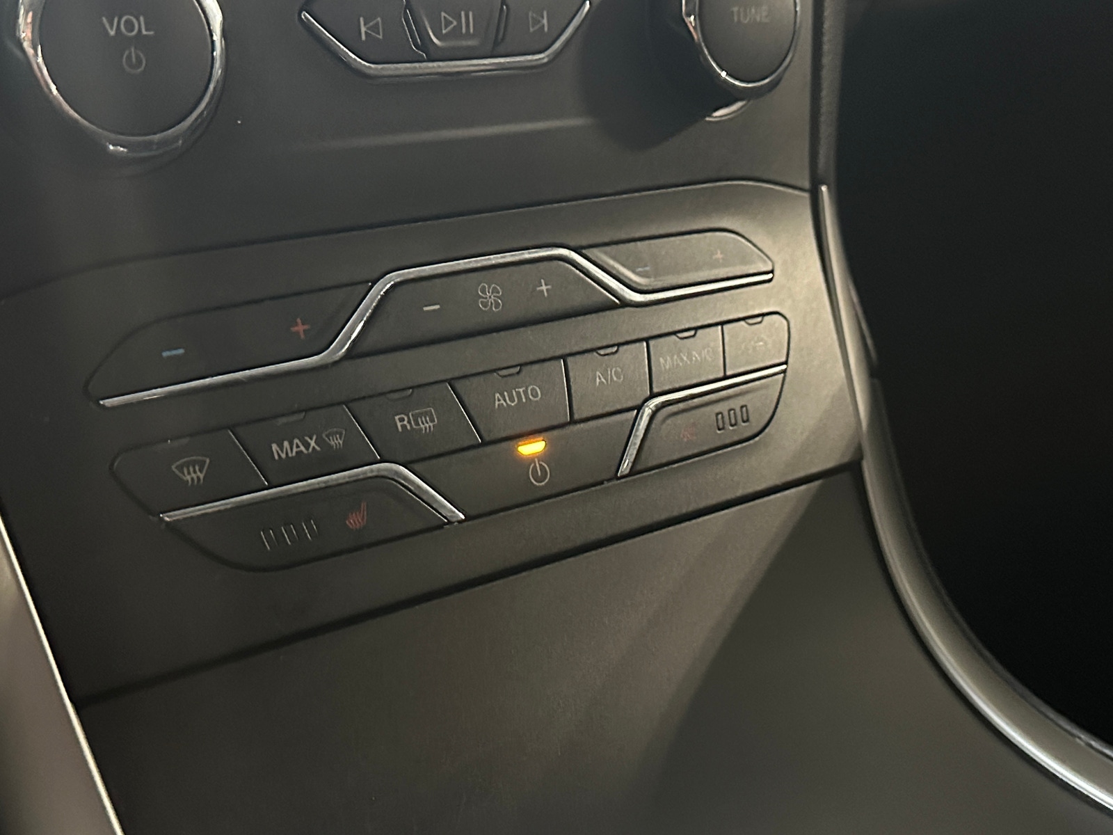 Thumbnail: 2020 Ford Edge - 3