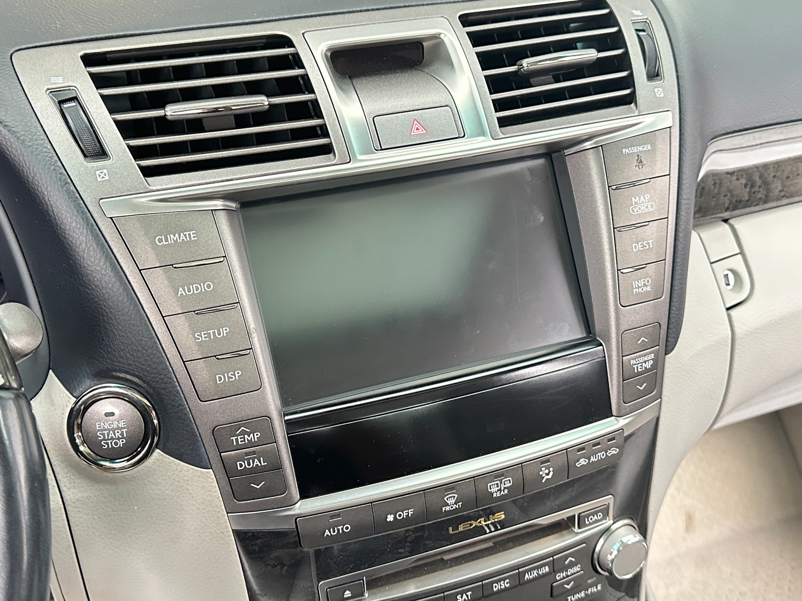 Thumbnail: 2012 Lexus LS - 3
