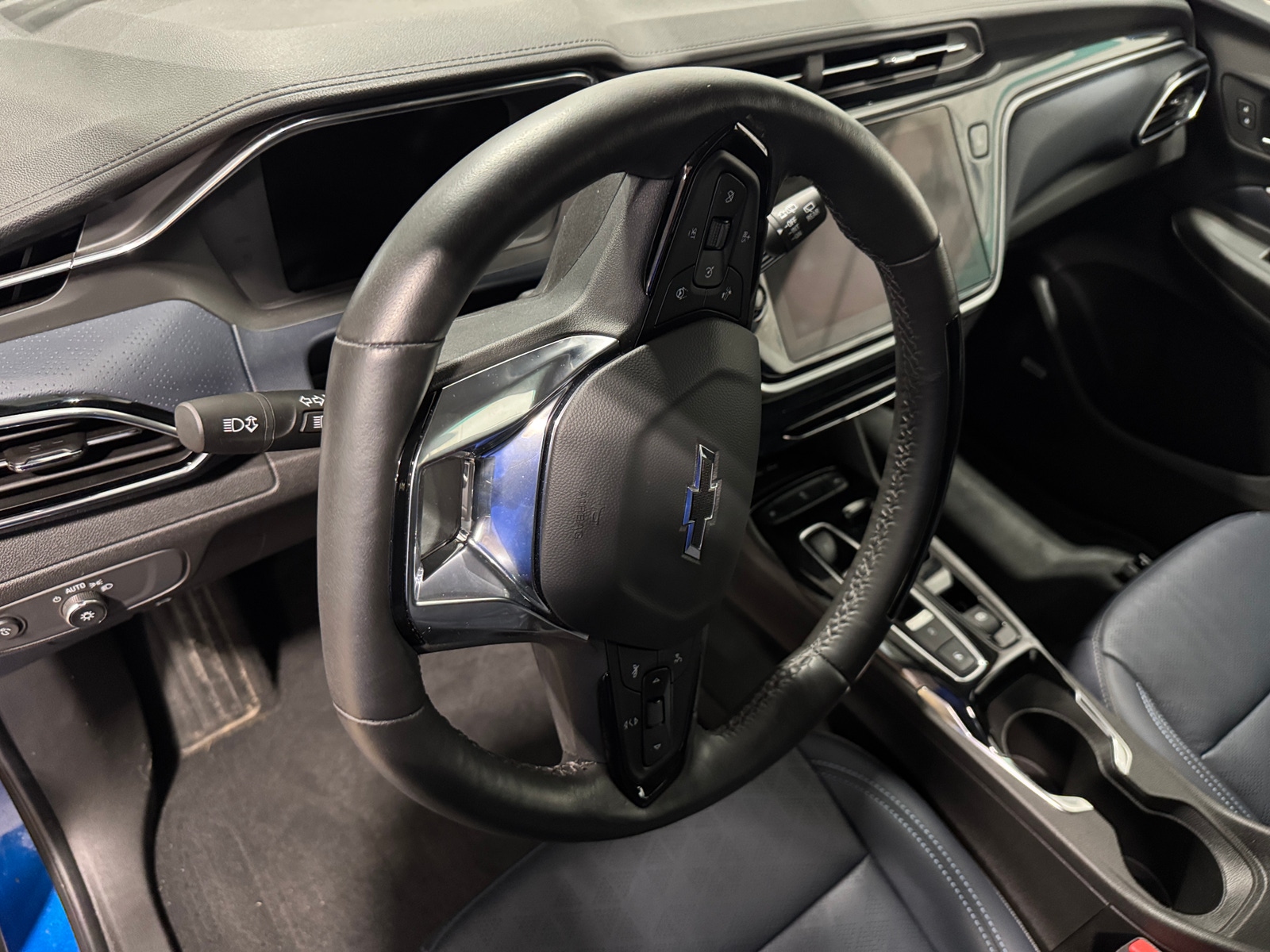 Thumbnail: 2023 Chevrolet Bolt EUV - 2