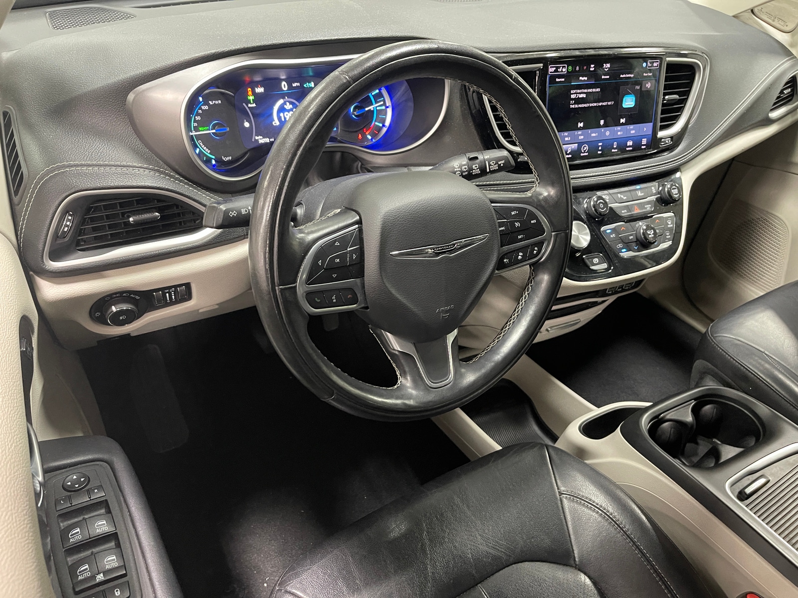 Thumbnail: 2022 Chrysler Pacifica - 2