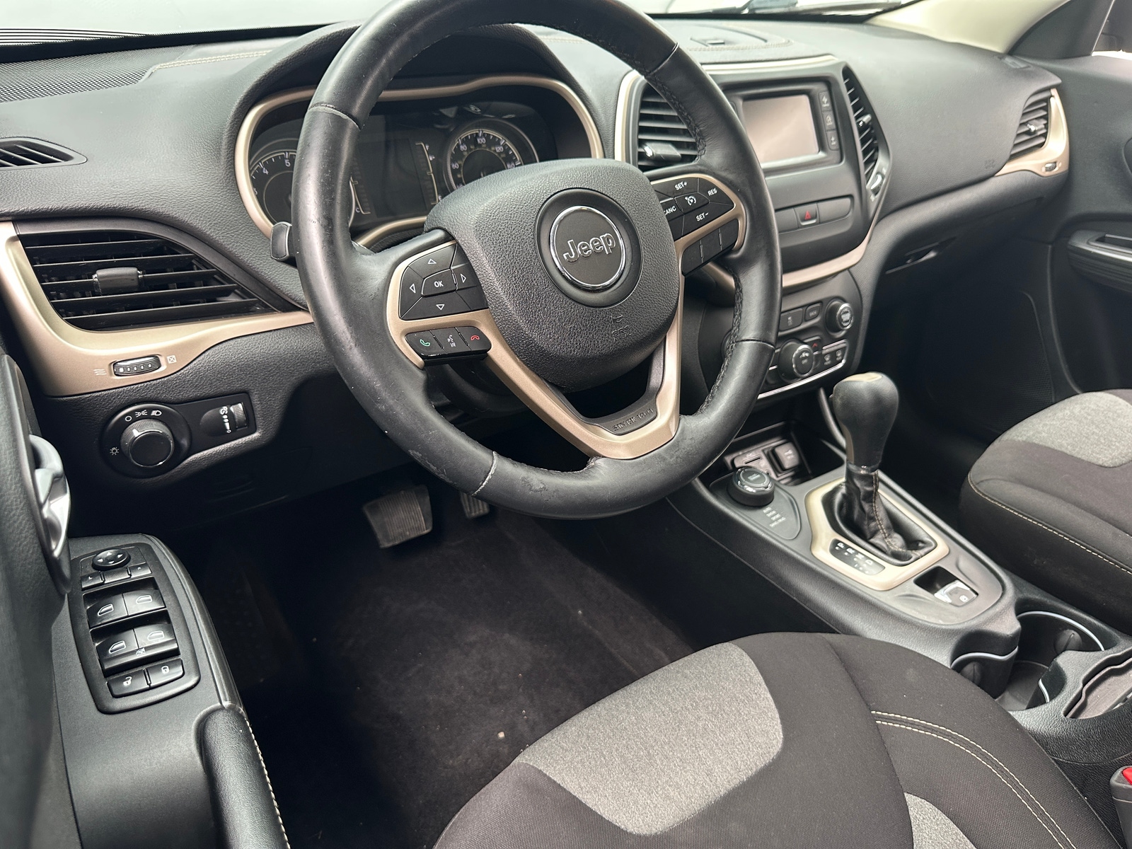 Thumbnail: 2016 Jeep Cherokee - 3