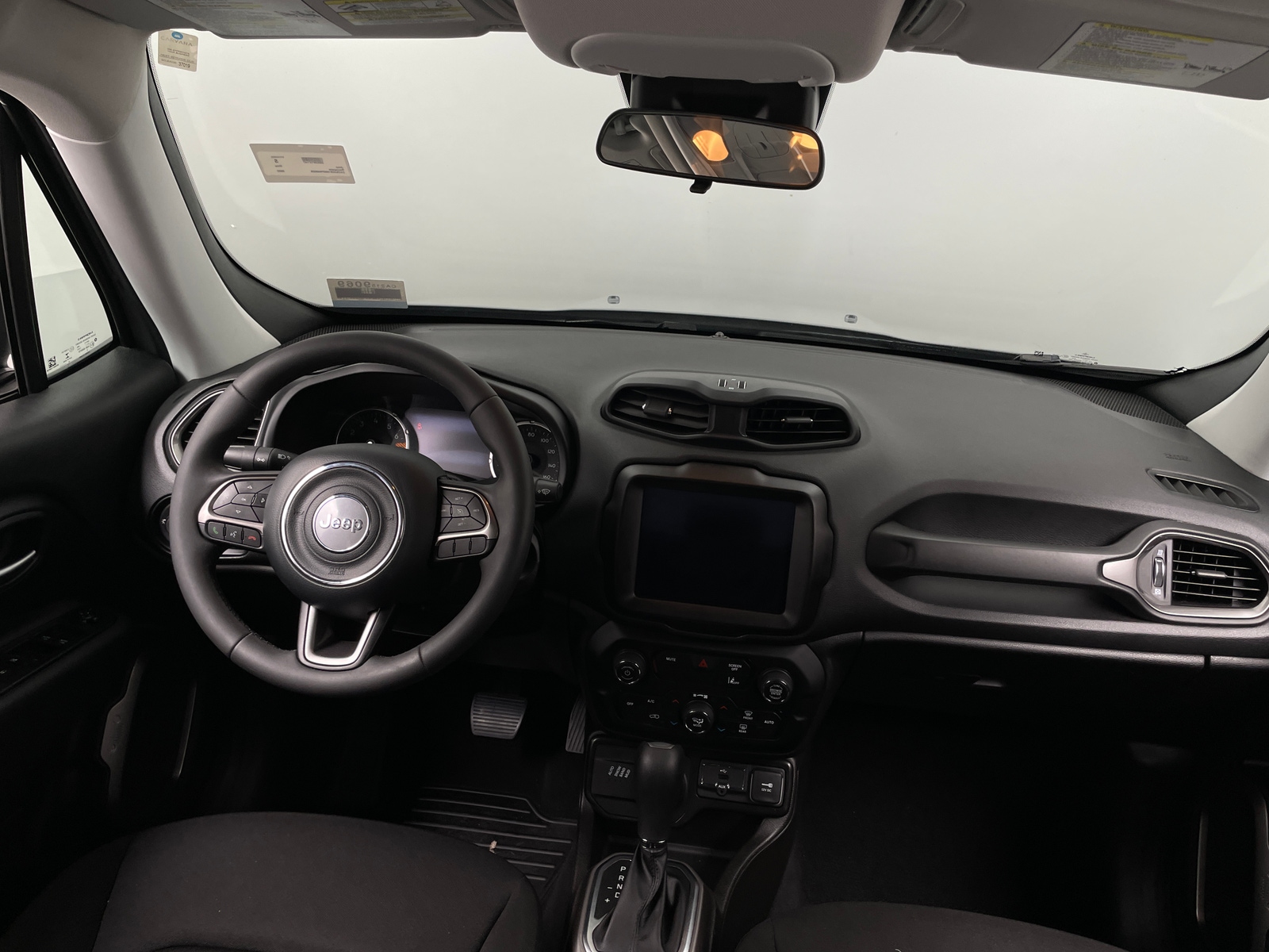Thumbnail: 2022 Jeep Renegade - 3