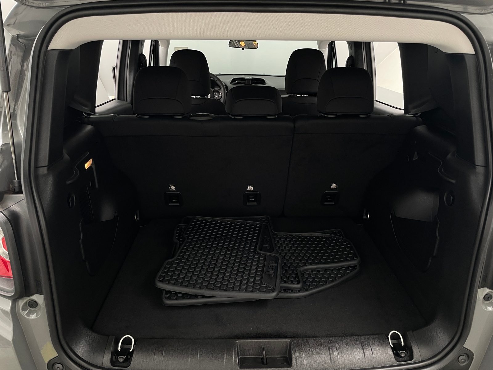 Thumbnail: 2022 Jeep Renegade - 7