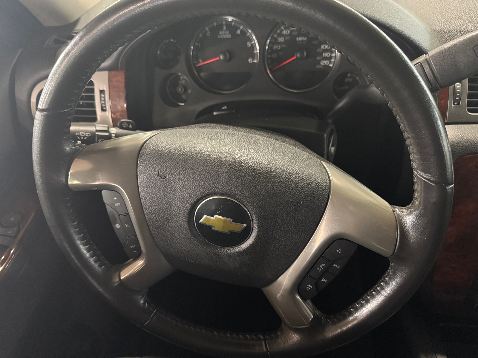 Thumbnail: 2011 Chevrolet Tahoe - 4