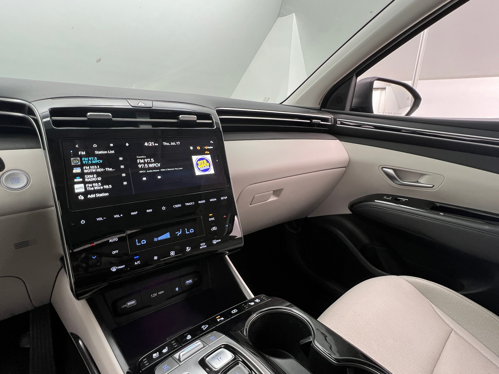 Thumbnail: 2024 Hyundai Tucson - 3