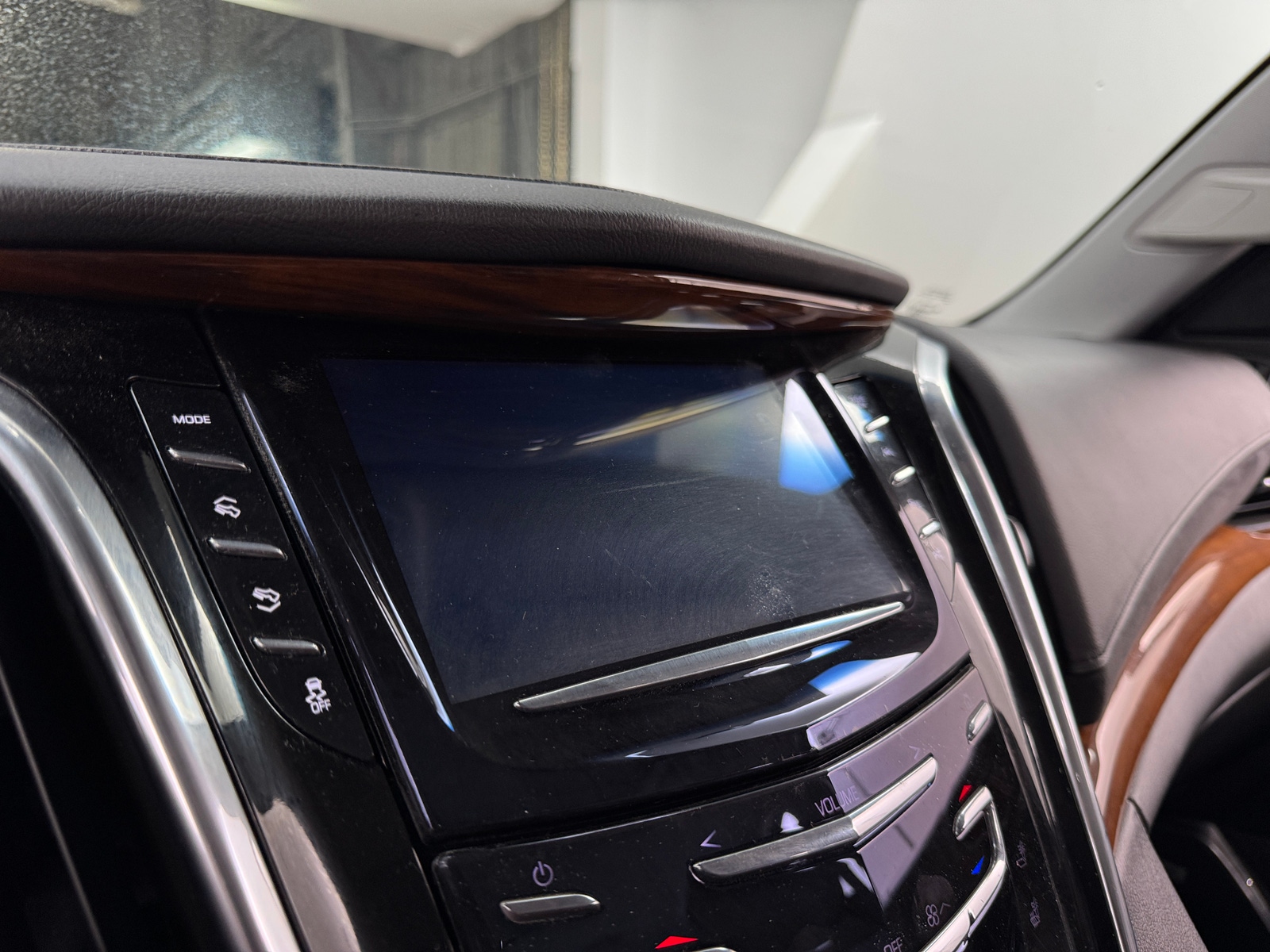 Thumbnail: 2017 Cadillac Escalade - 3