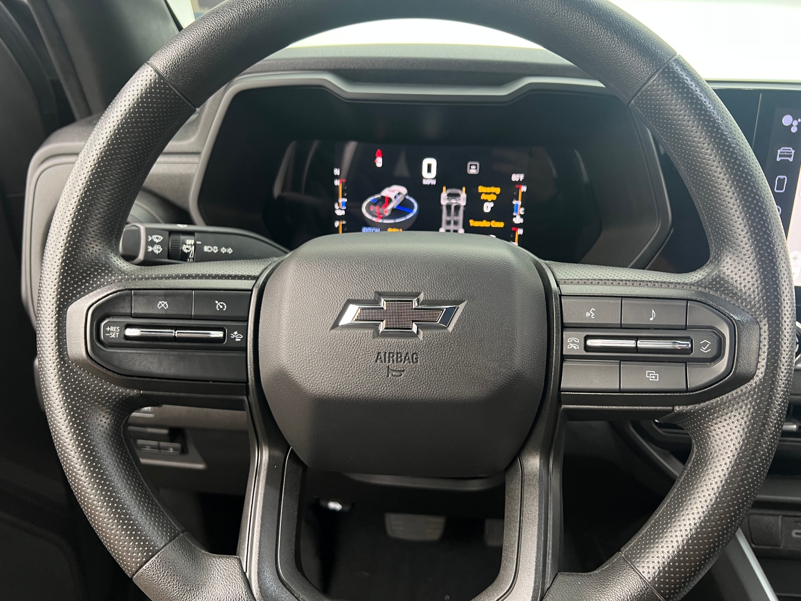 Thumbnail: 2023 Chevrolet Colorado - 5
