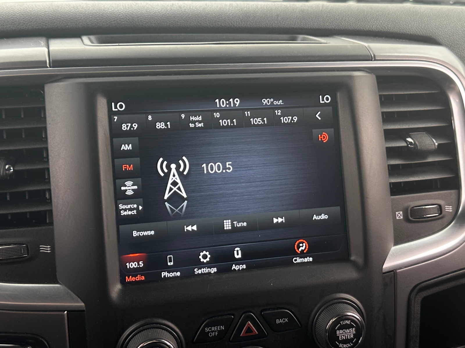 Thumbnail: 2021 RAM 1500 Classic - 4