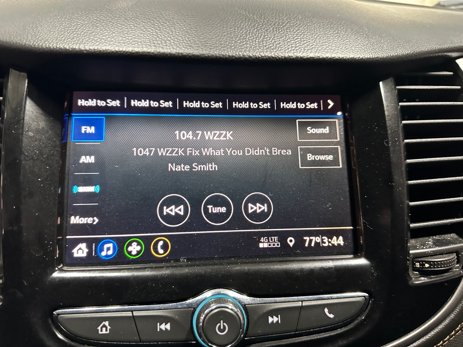Thumbnail: 2021 Chevrolet Trax - 3
