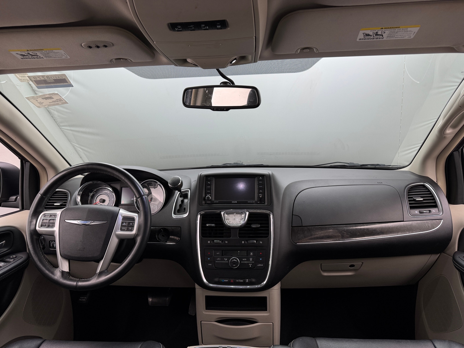 Thumbnail: 2016 Chrysler Town & Country - 2