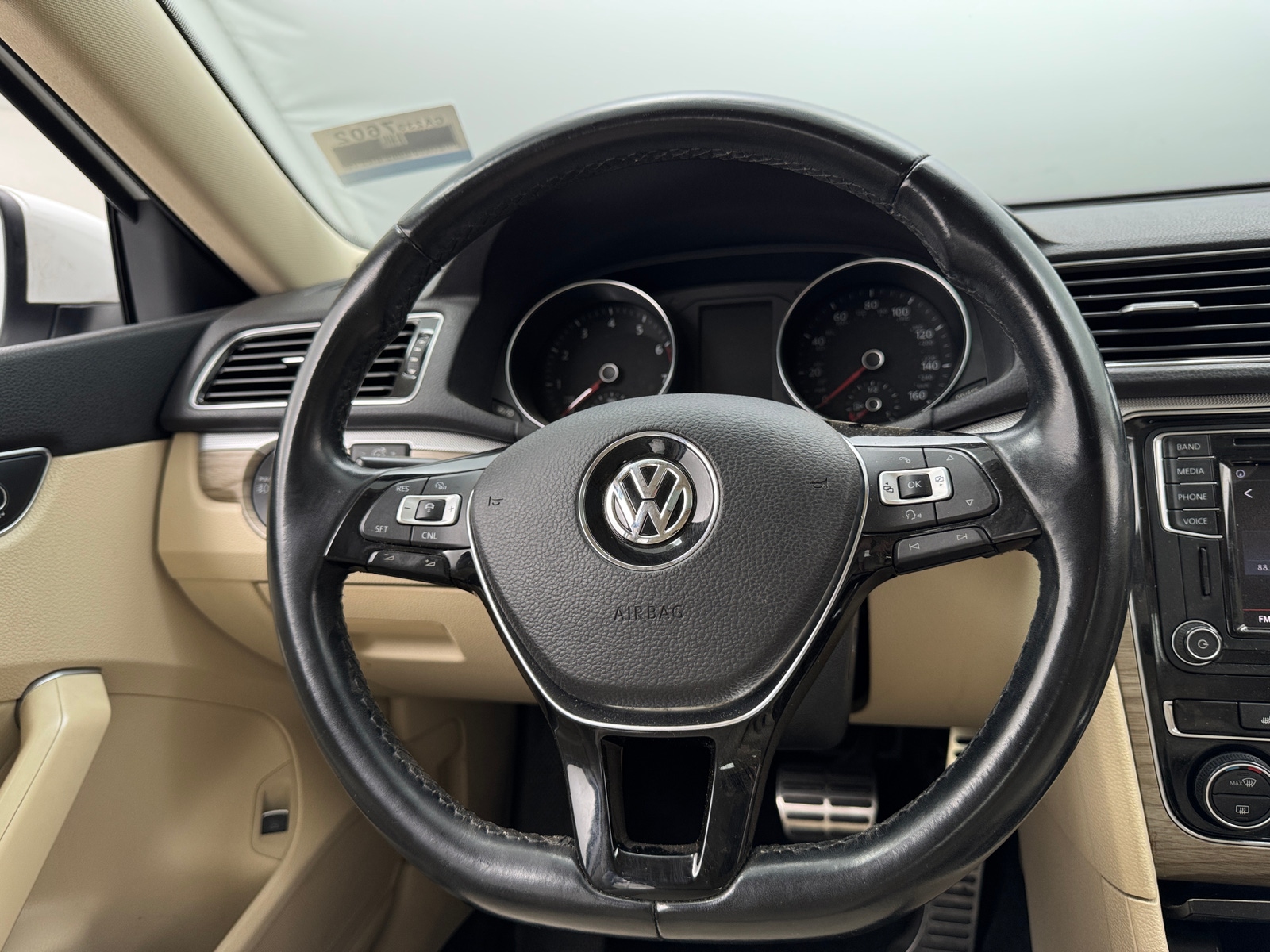 Thumbnail: 2017 Volkswagen Passat - 4