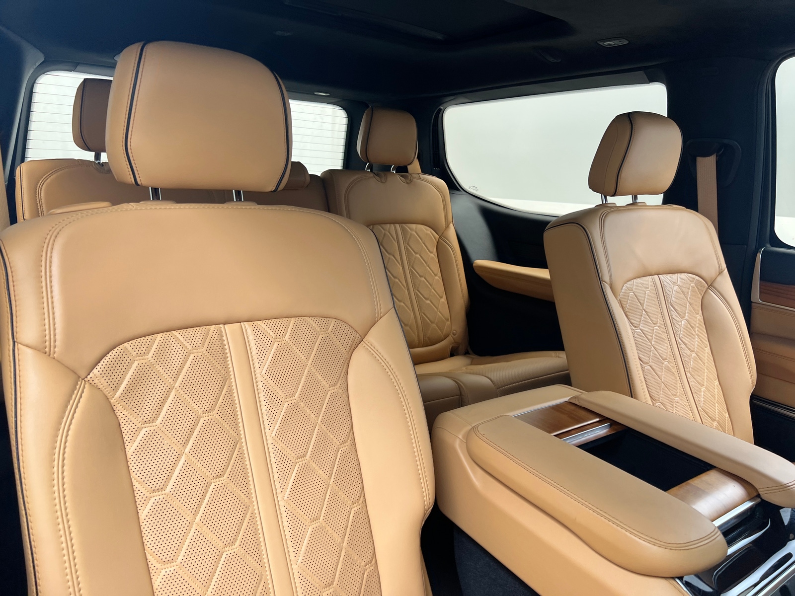 Thumbnail: 2023 Jeep Grand Wagoneer - 5