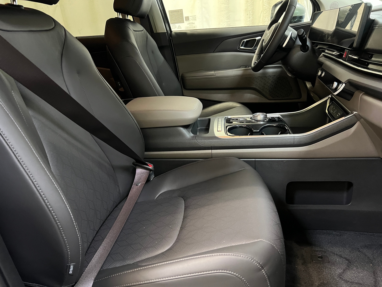 Thumbnail: 2025 Kia Carnival - 2