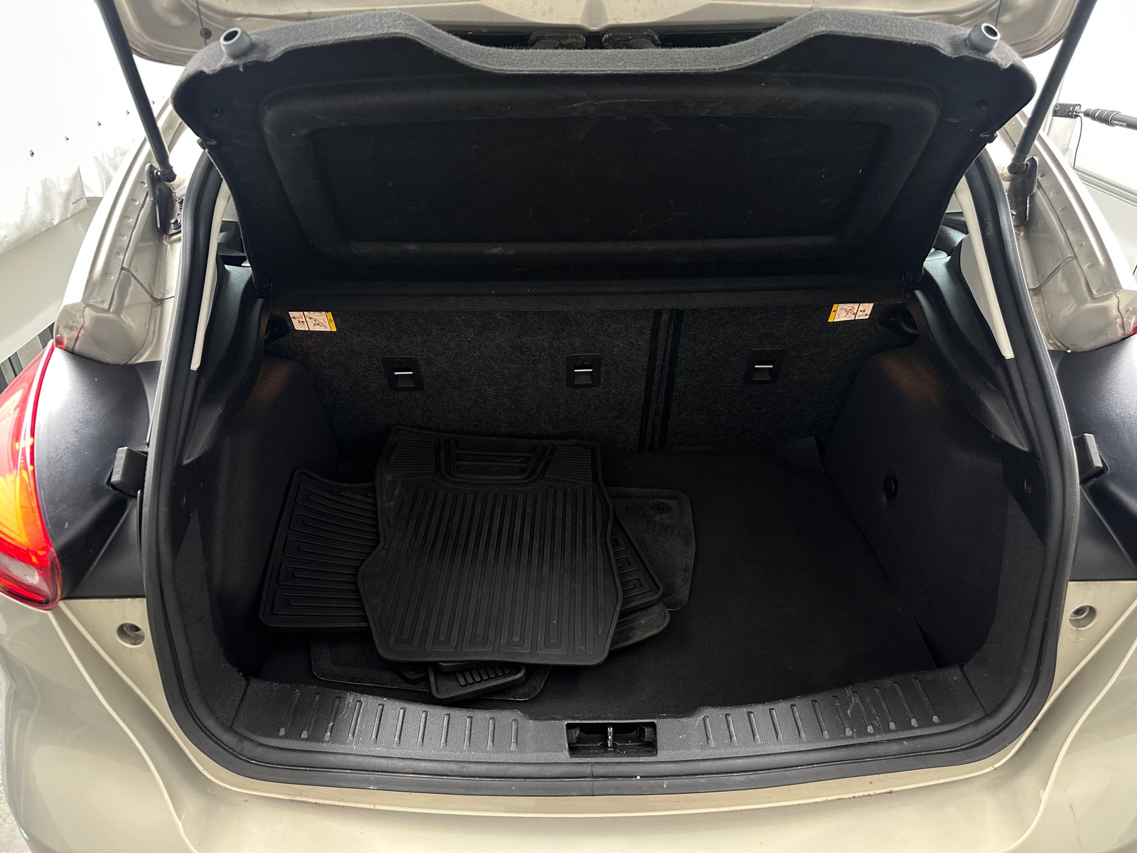 Thumbnail: 2015 Ford Focus - 6