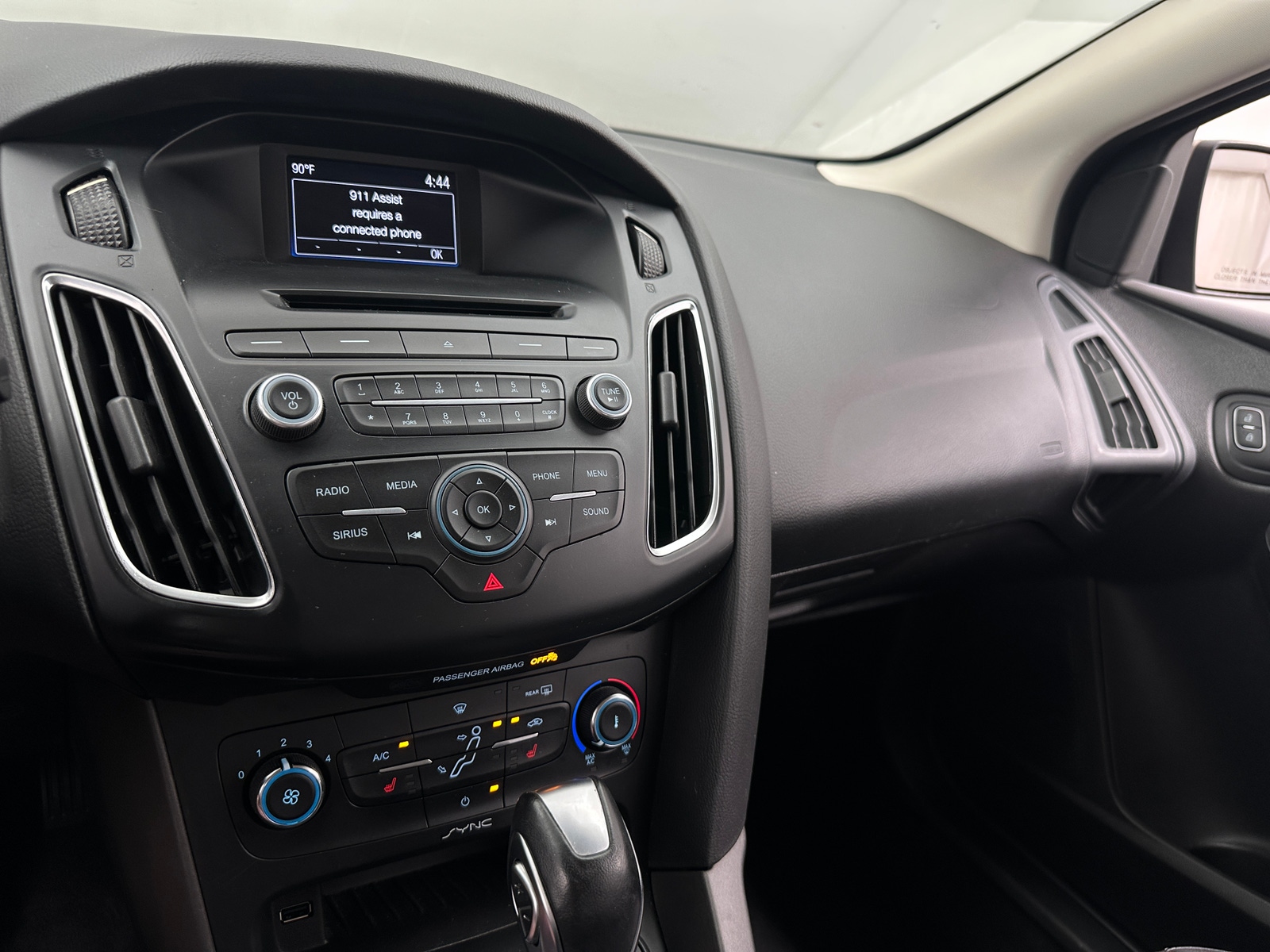 Thumbnail: 2015 Ford Focus - 3