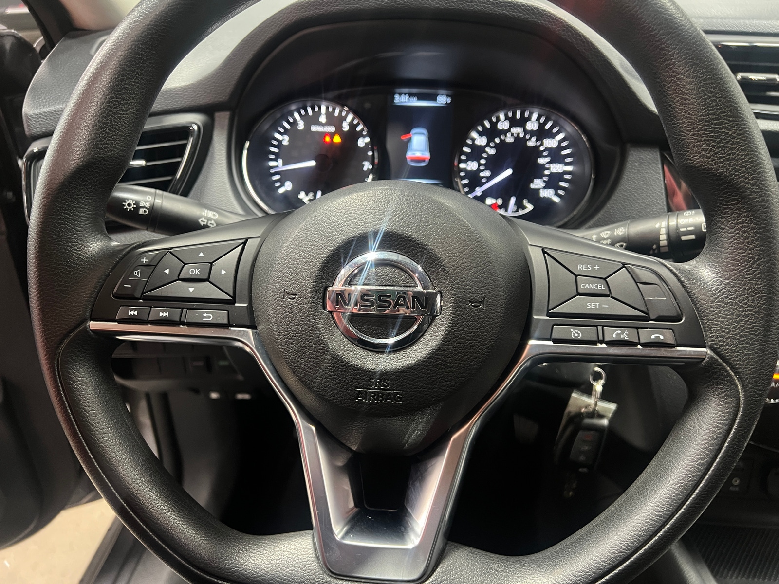 Thumbnail: 2017 Nissan Rogue - 5