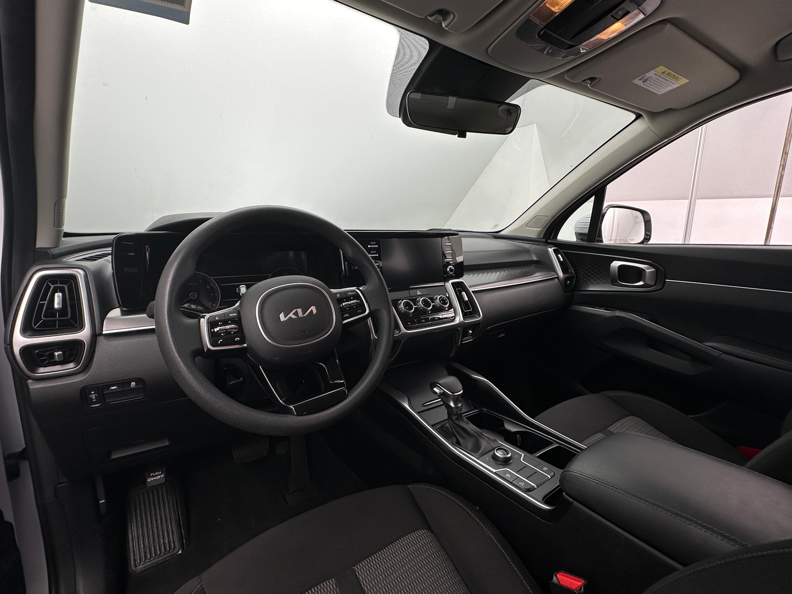 Thumbnail: 2023 Kia Sorento - 3